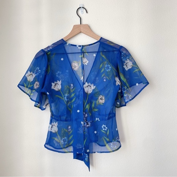 Guess Short Sleeve Maria Top Sheer coverup floral blue
Size S - Picture 5 of 8